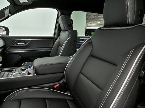 New 2026 GMC Sierra EV Elevation image 7