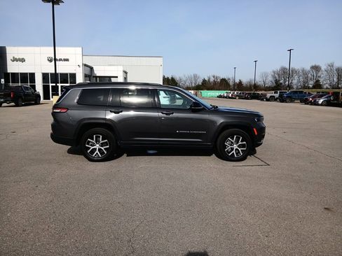 Used 2024 Jeep Grand Cherokee L Limited w/ Luxury Tech Group II image 8