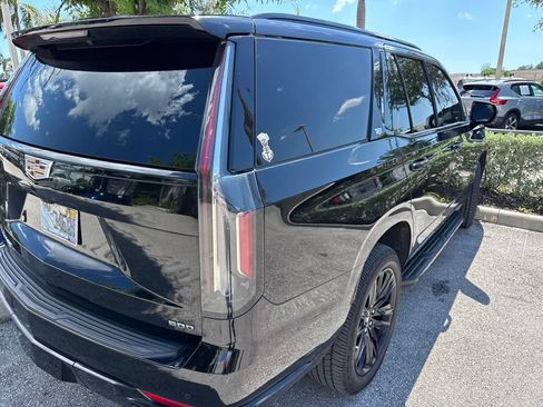 Used 2021 Cadillac Escalade Sport RWD image 3