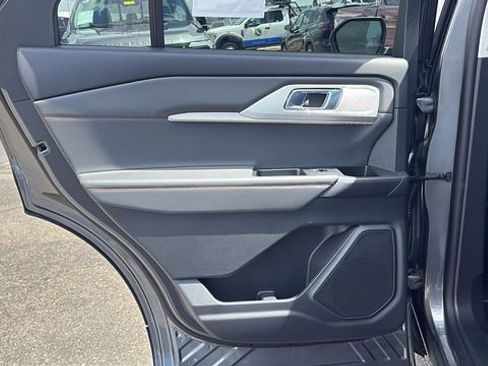 New 2026 Ford Explorer Active RWD image 14