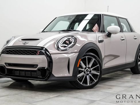 Used 2023 MINI Cooper S w/ Signature Upholstery Package FWD image 1
