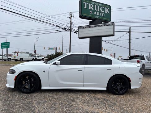 Used 2019 Dodge Charger SRT Hellcat w/ Navigation & Travel Group image 2