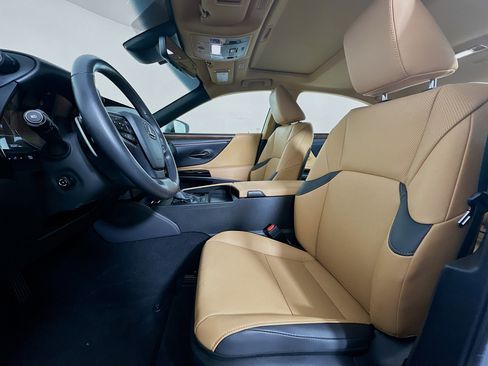 Used 2025 Lexus ES 350 w/ Premium Package FWD image 13