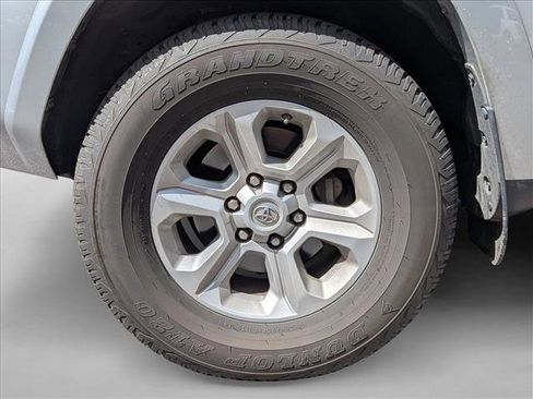 Used 2018 Toyota 4Runner SR5 image 18