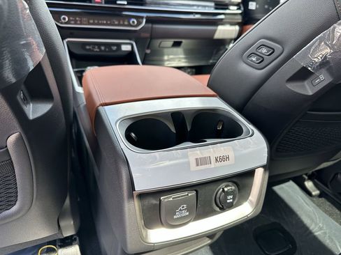 New 2026 Kia Carnival SX Prestige image 12