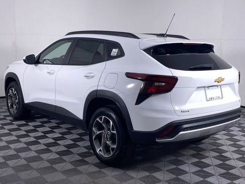 New 2026 Chevrolet Trax LT w/ Driver Confidence Package image 17