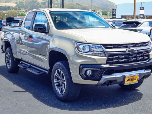 Used 2022 Chevrolet Colorado Z71 AWD/4WD image 18