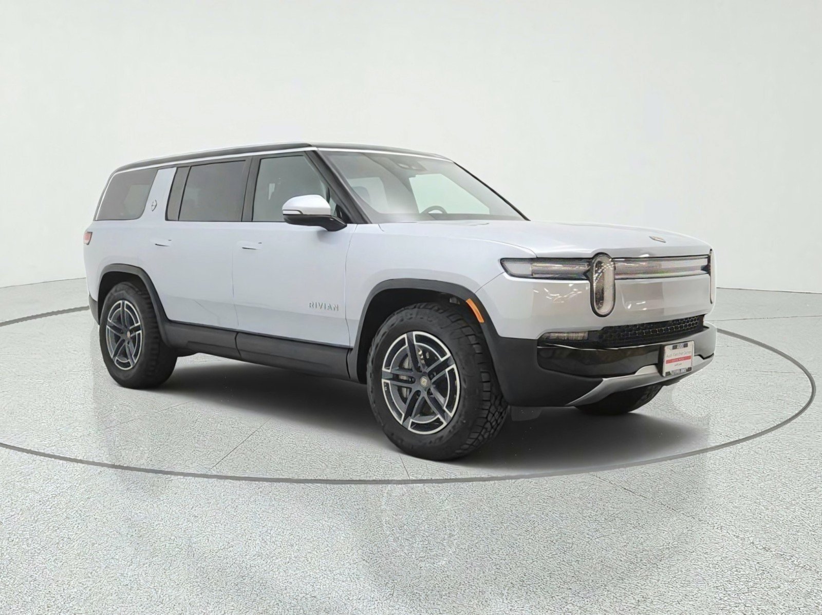 Used 2025 Rivian R1S Adventure Dual AWD/4WD image 3