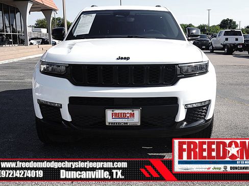 Used 2023 Jeep Grand Cherokee L Limited w/ Black Appearance Package AWD/4WD image 8