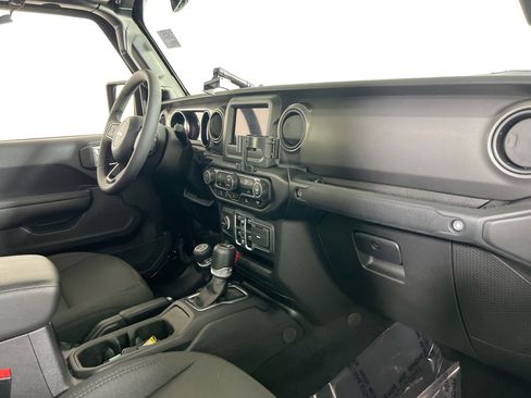 Used 2023 Jeep Gladiator Sport image 26