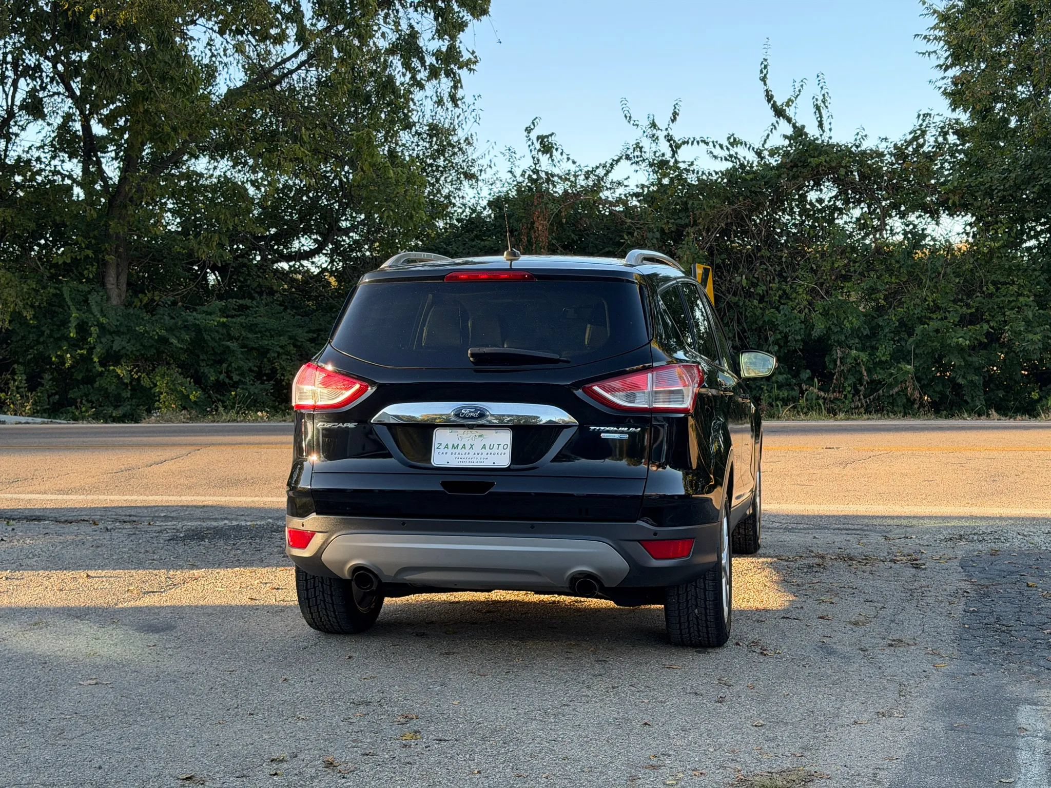 Used 2016 Ford Escape Titanium w/ Equipment Group 301A AWD/4WD image 10
