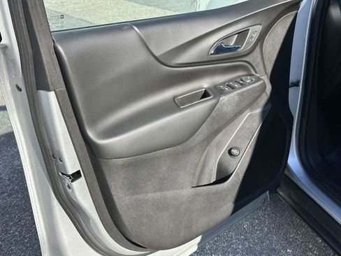 Used 2019 Chevrolet Equinox LT image 14
