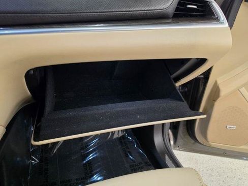 Used 2018 Cadillac XT5 FWD image 30