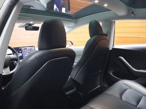 Used 2020 Tesla Model 3 Standard Range Plus image 38