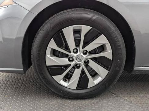 Used 2024 Nissan Altima 2.5 S FWD image 27
