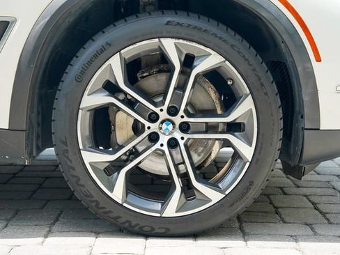 Used 2023 BMW X5 xDrive40i w/ Parking Assistance Package AWD/4WD image 31