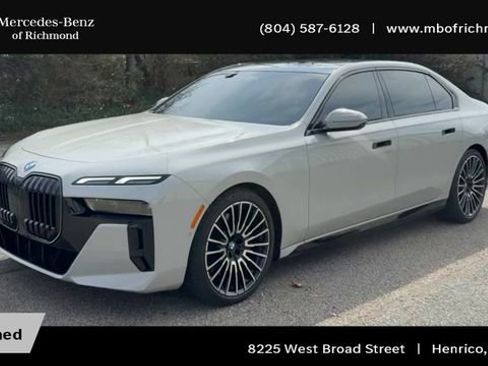 Used 2025 BMW 760i xDrive w/ Premium Package image 6