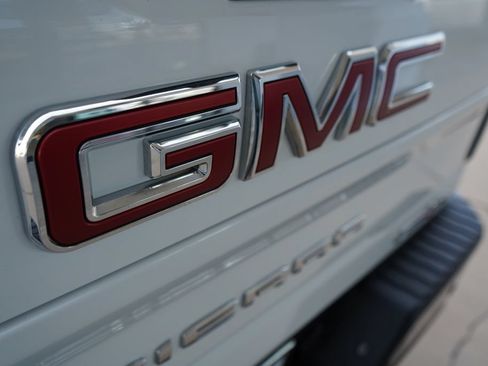 Used 2024 GMC Sierra 2500 AT4X AWD/4WD image 6