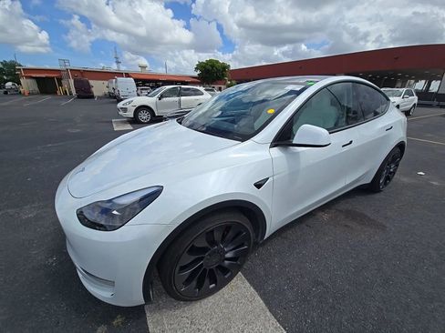 Used 2024 Tesla Model Y Performance image 1