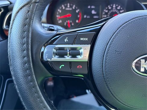 Used 2017 Kia Cadenza Premium image 31