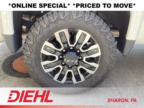 Used 2024 GMC Sierra 3500 Denali Ultimate AWD/4WD image 9