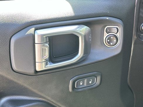 Used 2024 Jeep Wrangler Unlimited Sport image 16