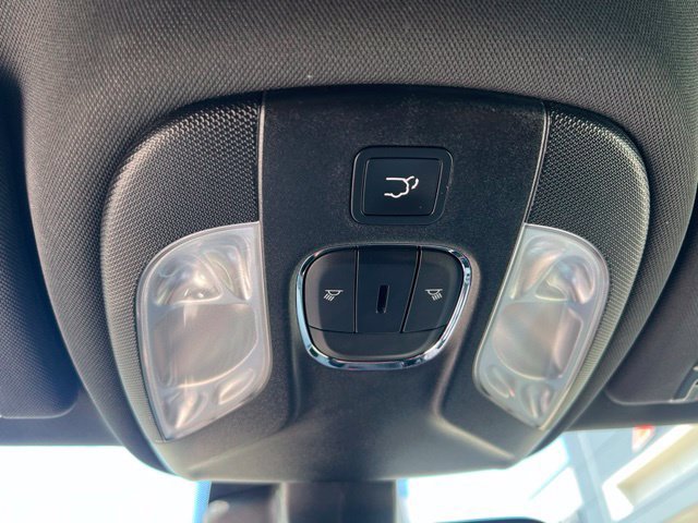 Used 2024 Jeep Compass Latitude w/ Convenience Group AWD/4WD image 25