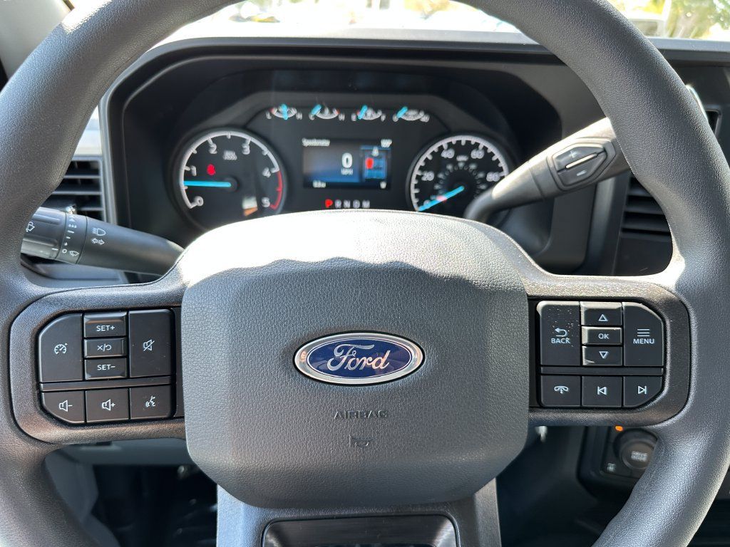New 2026 Ford F350 XLT w/ FX4 Off-Road Package AWD/4WD image 21