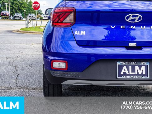 Used 2024 Hyundai Venue SEL FWD image 16