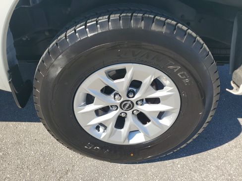 Certified 2024 Nissan Frontier SV RWD image 28