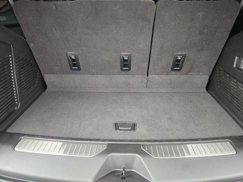 Used 2025 Chevrolet Tahoe High Country image 31