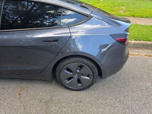 Used 2022 Tesla Model 3 Long Range AWD/4WD image 5