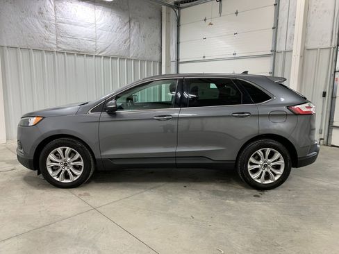 Used 2024 Ford Edge Titanium image 3