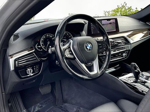 Used 2019 BMW 530i xDrive w/ Convenience Package image 14