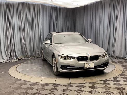 Used 2018 BMW 330i xDrive Sedan AWD/4WD image 13