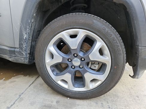 Used 2021 Jeep Compass Limited image 10