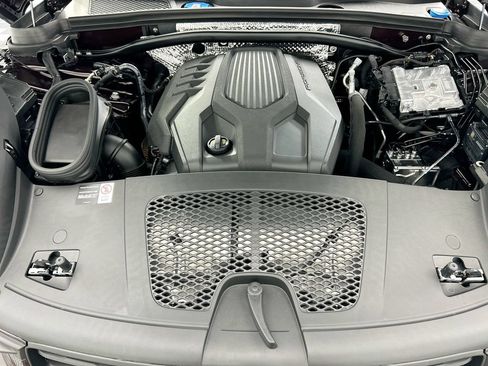 Used 2026 Porsche Macan AWD/4WD image 30