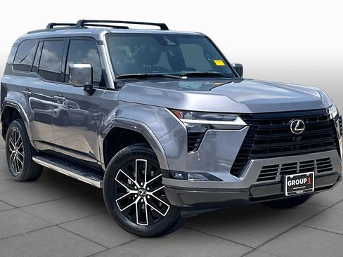 Used 2024 Lexus GX 550 w/ Accessory Package (Z1) AWD/4WD image 3