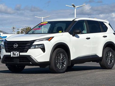 New 2026 Nissan Rogue S image 8