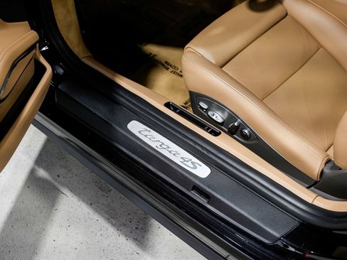 Used 2014 Porsche 911 Targa 4S AWD/4WD image 27