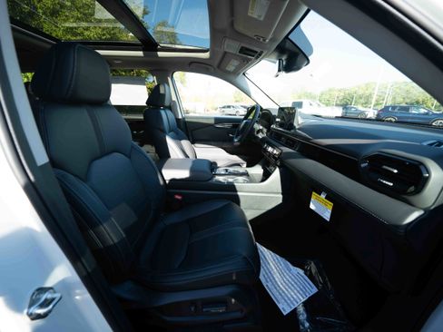 New 2025 Honda Pilot Touring image 27