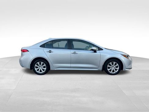 Used 2025 Toyota Corolla LE image 6