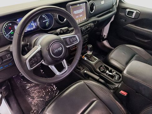 Used 2023 Jeep Wrangler Unlimited Sahara AWD/4WD image 7