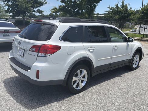 Used 2014 Subaru Outback 2.5i Limited w/ Moonroof Package AWD/4WD image 7