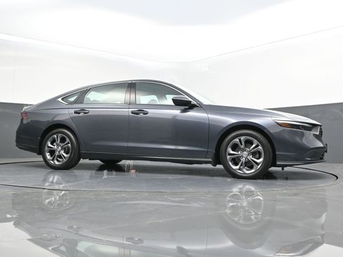 Used 2023 Honda Accord EX image 56