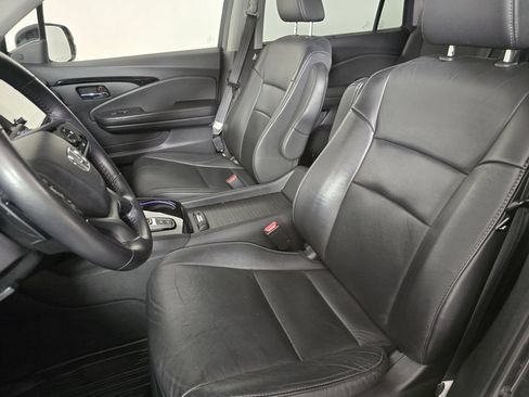 Used 2019 Honda Pilot Touring image 25