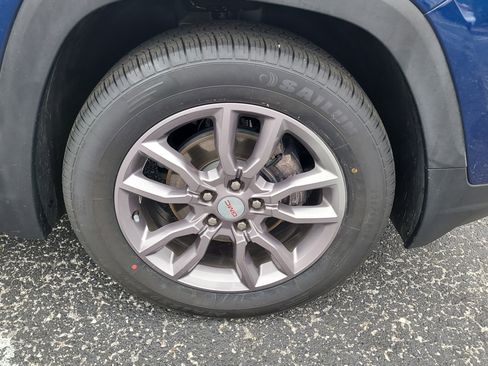 Used 2023 GMC Terrain SLT image 10