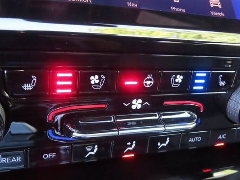 New 2025 Jeep Grand Cherokee Limited w/ Luxury Tech Group II image 11