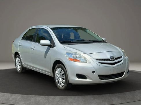 Used 2008 Toyota Yaris S FWD image 3