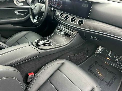 Used 2018 Mercedes-Benz E 400 4MATIC Sedan image 19